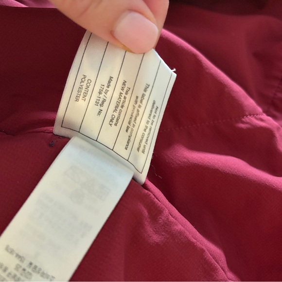 Patagonia Kids' Puffer Jacket in Blue and Red - Picture 8 of 9